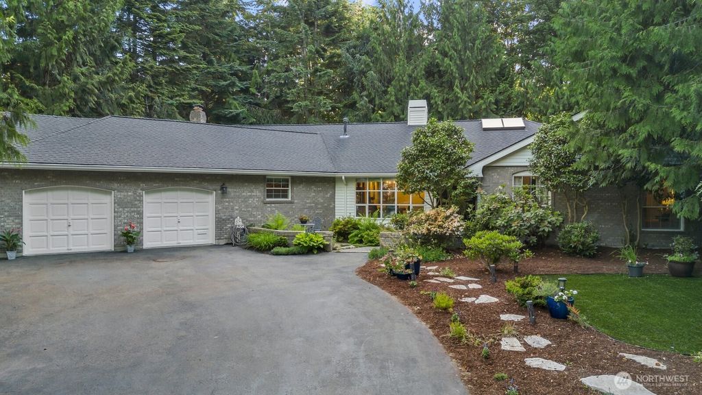 Photo of 15317 179th Avenue NE, Woodinville, WA 98072 (MLS # 2390163)