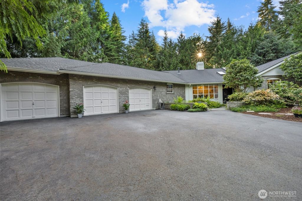 Photo of 15317 179th Avenue NE, Woodinville, WA 98072 (MLS # 2390163)