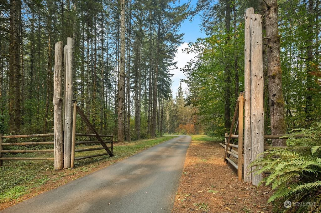 Photo of 13050 Moss Creek Lane NE, Carnation, WA 98014 (MLS # 1990957)