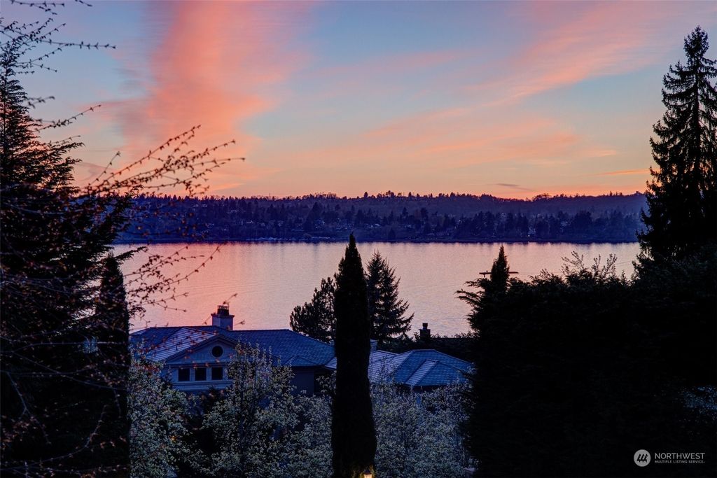 Photo of 4146 Boulevard Place, Mercer Island, WA 98040 (MLS # 2214333)
