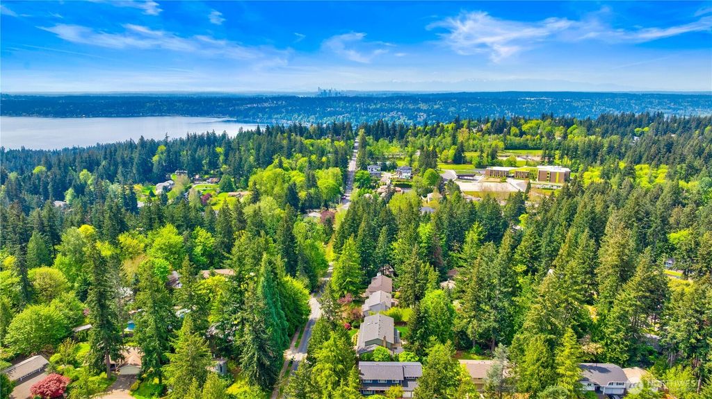 Photo of 21810 NE 16th Street, Sammamish, WA 98074 (MLS # 2516985)