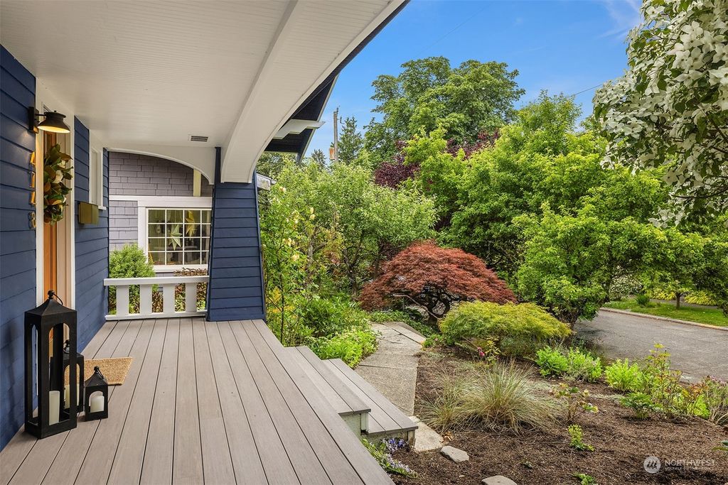 Photo of 4748 4th Avenue NE, Seattle, WA 98105 (MLS # 2253258)