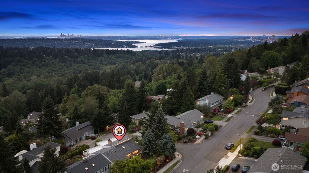 Photo of 5525 Highland Drive, Bellevue, WA 98006 (MLS # 2488964)