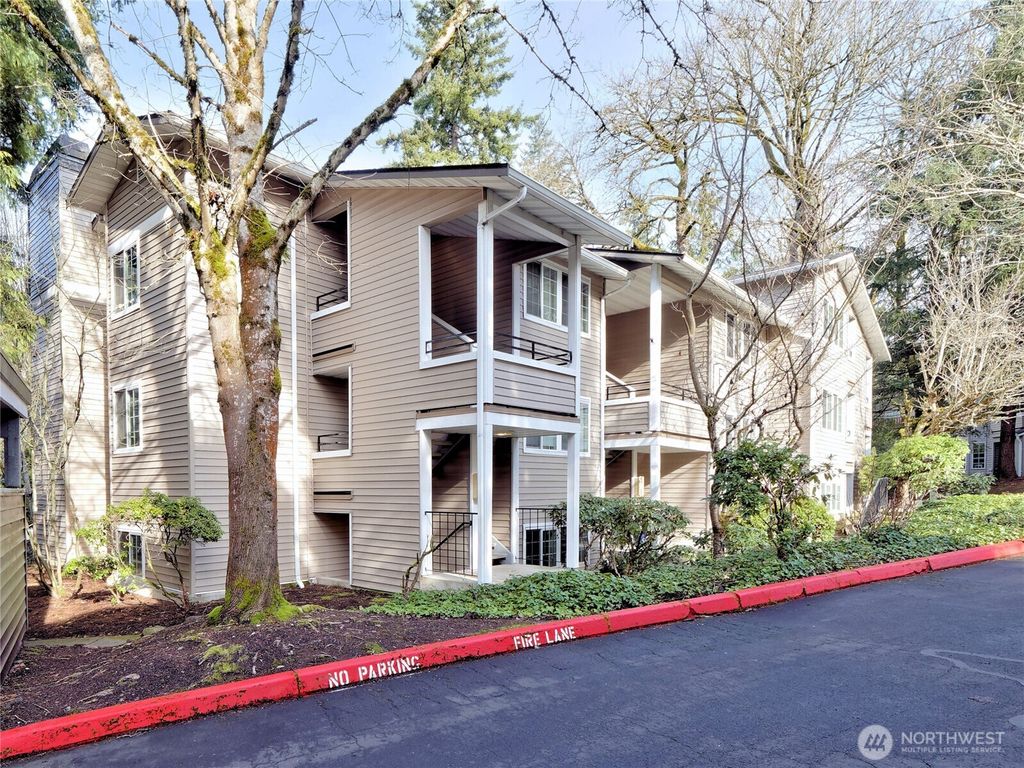 Photo of 10016 NE 120th Lane #F-101, Kirkland, WA 98034 (MLS # 2479933)