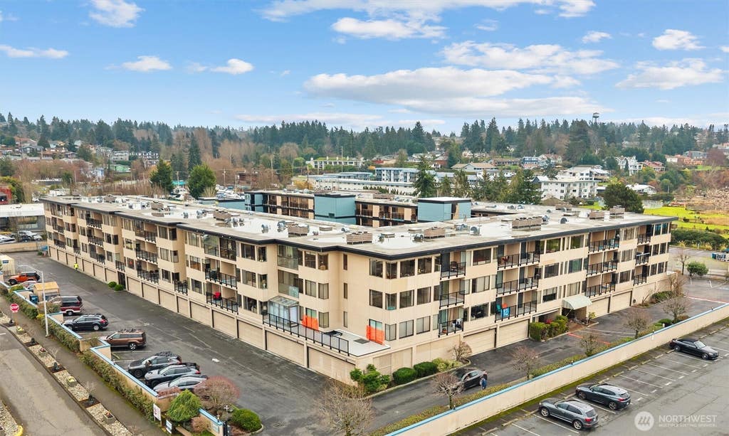 Photo of 601 S 227th Street #305S, Des Moines, WA 98198 (MLS # 2559937)