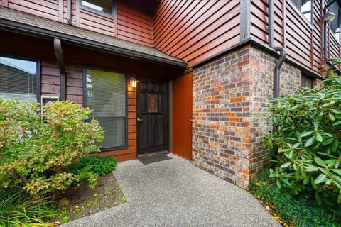 Photo of 1731 157th Avenue NE #E103, Bellevue, WA 98008 (MLS # 2593963)