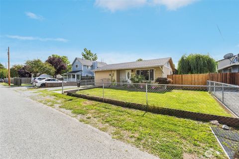 Photo of 506 Deeded Lane SW, Orting, WA 98360 (MLS # 2419745)