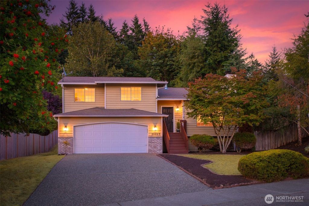 Photo of 20823 14th Place W, Lynnwood, WA 98036 (MLS # 2412951)