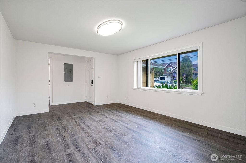 Photo of 3918 NE 21st Street, Renton, WA 98056 (MLS # 2374918)