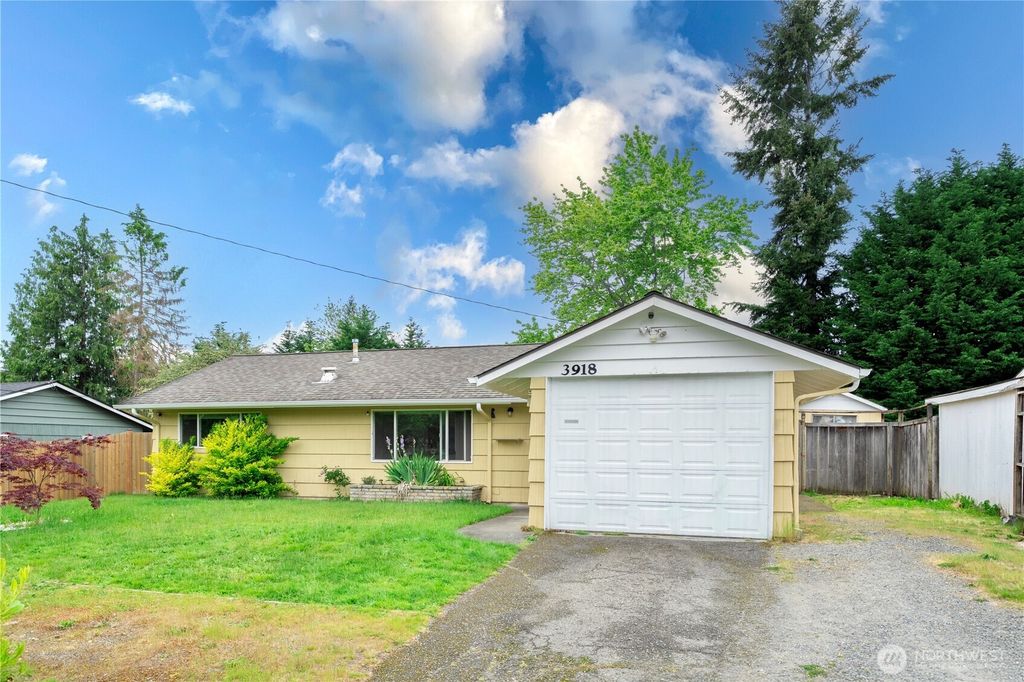 Photo of 3918 NE 21st Street, Renton, WA 98056 (MLS # 2374918)