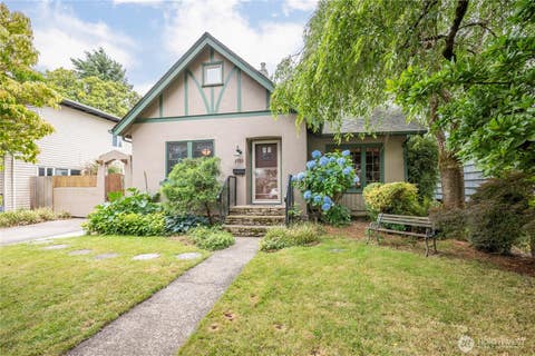 Photo of 2733 Fir Street, Longview, WA 98632 (MLS # 2548163)