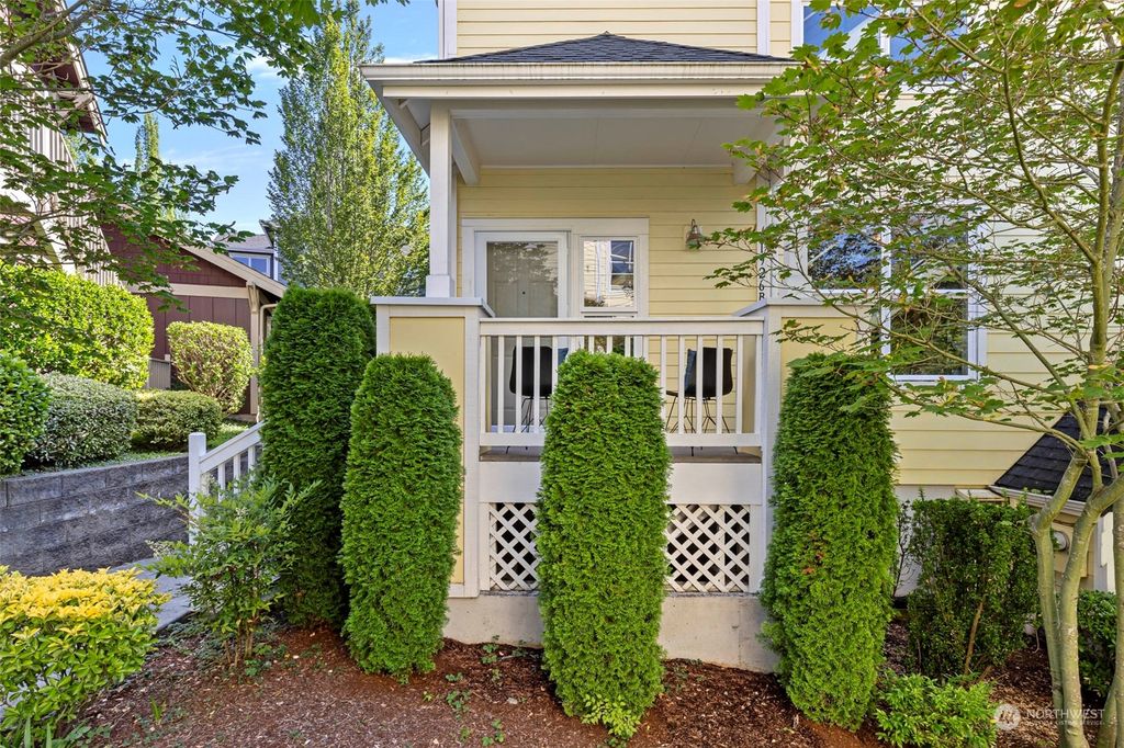 Photo of 1926 18th Avenue NE #B, Issaquah, WA 98029 (MLS # 2266245)