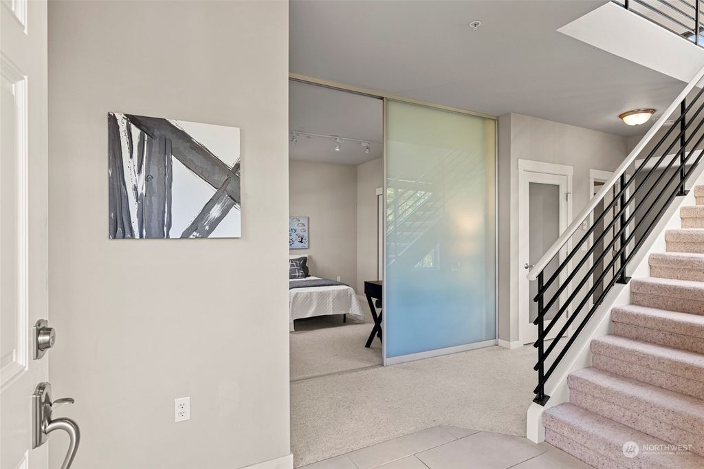 Photo of 1926 18th Avenue NE #B, Issaquah, WA 98029 (MLS # 2266245)