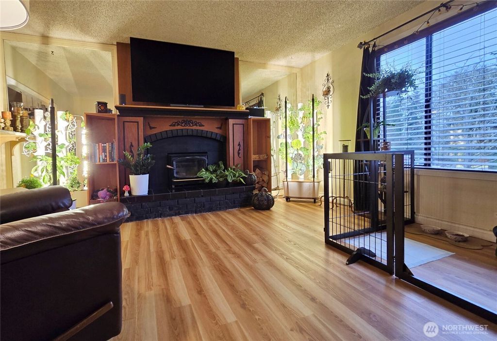 Photo of 15 E Kellogg Street, Clallam Bay, WA 98326 (MLS # 2459117)