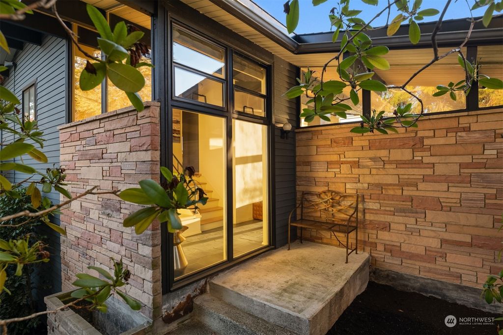 Photo of 11605 Marine View Drive SW, Seattle, WA 98146 (MLS # 2032421)
