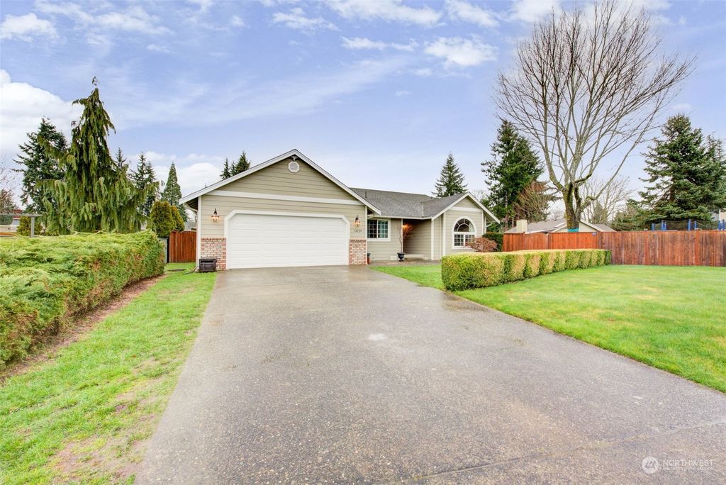 Photo of 14129 53rd Drive NE, Marysville, WA 98271 (MLS # 2203941)