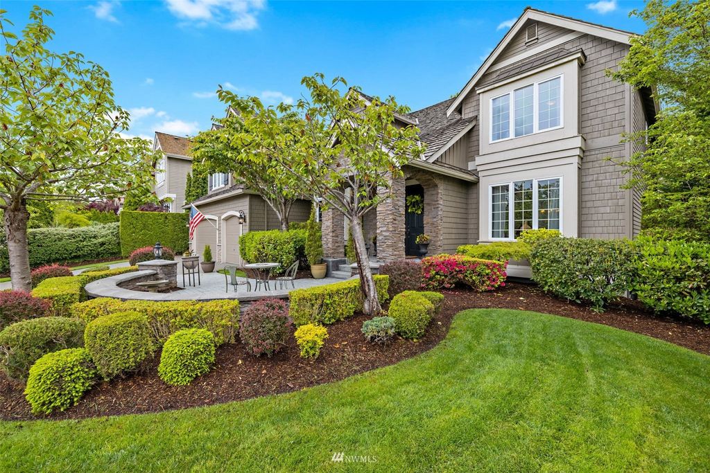 Photo of 2103 277th Avenue SE, Sammamish, WA 98075 (MLS # 1943215)