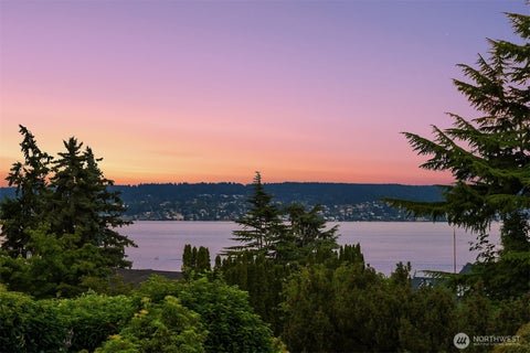 Photo of 6340 NE Windermere Road, Seattle, WA 98105 (MLS # 2555722)