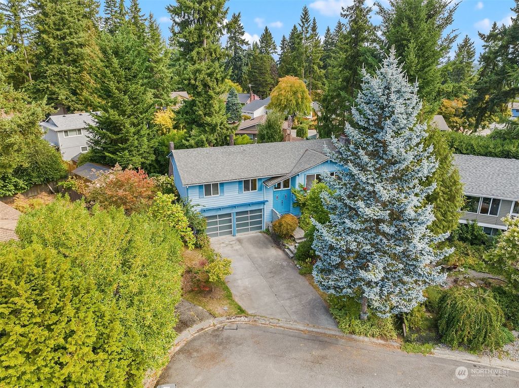 Photo of 13842 92nd Place NE, Kirkland, WA 98034 (MLS # 2158518)