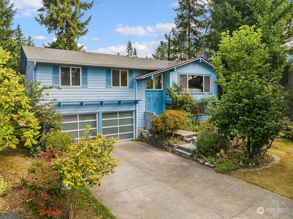 Photo of 13842 92nd Place NE, Kirkland, WA 98034 (MLS # 2158518)
