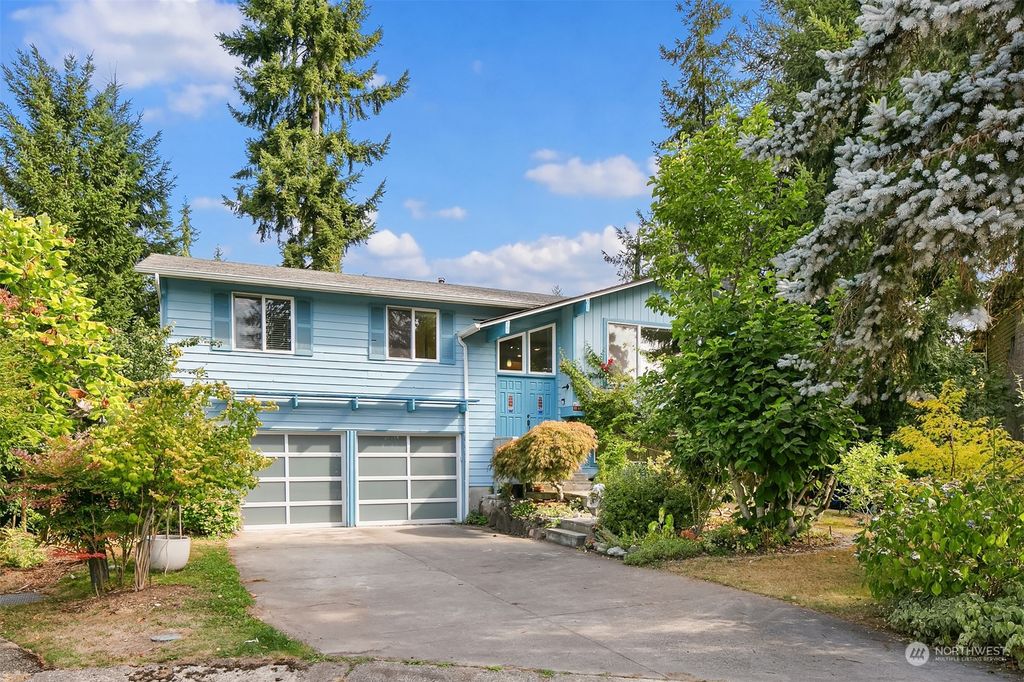 Photo of 13842 92nd Place NE, Kirkland, WA 98034 (MLS # 2158518)