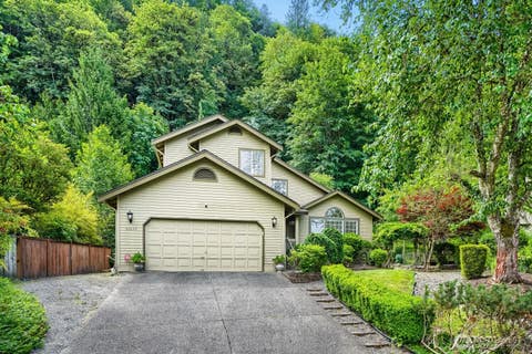 Photo of 15827 SE 156th Court, Renton, WA 98058 (MLS # 2535664)