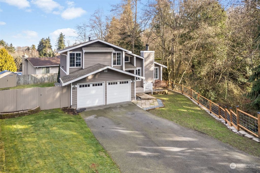 Photo of 31524 47th Avenue SW, Federal Way, WA 98023 (MLS # 2330404)