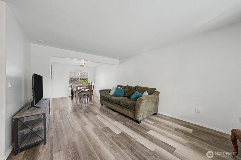 7670 NE Rd 4.8