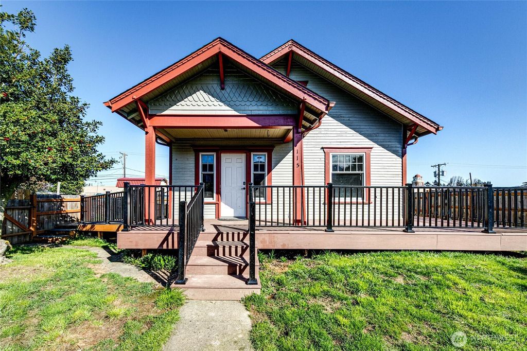 Photo of 115 E 5th Street, Port Angeles, WA 98362 (MLS # 2482985)