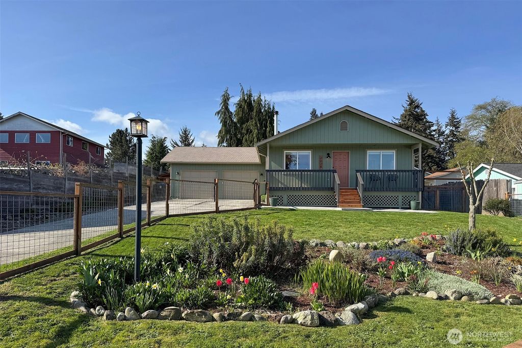 Photo of 2028 W 5th Street, Port Angeles, WA 98363 (MLS # 2495803)