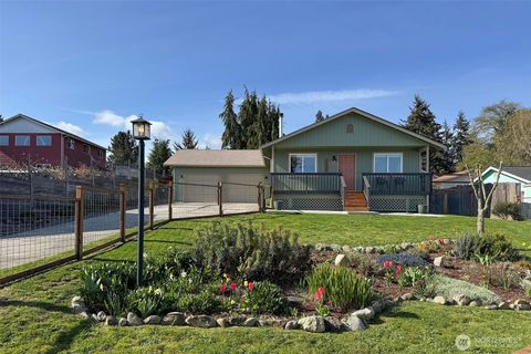 Photo of 2028 W 5th Street, Port Angeles, WA 98363 (MLS # 2495803)