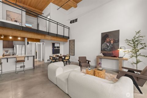 Photo of 401 9th Avenue N #616, Seattle, WA 98109 (MLS # 2555395)