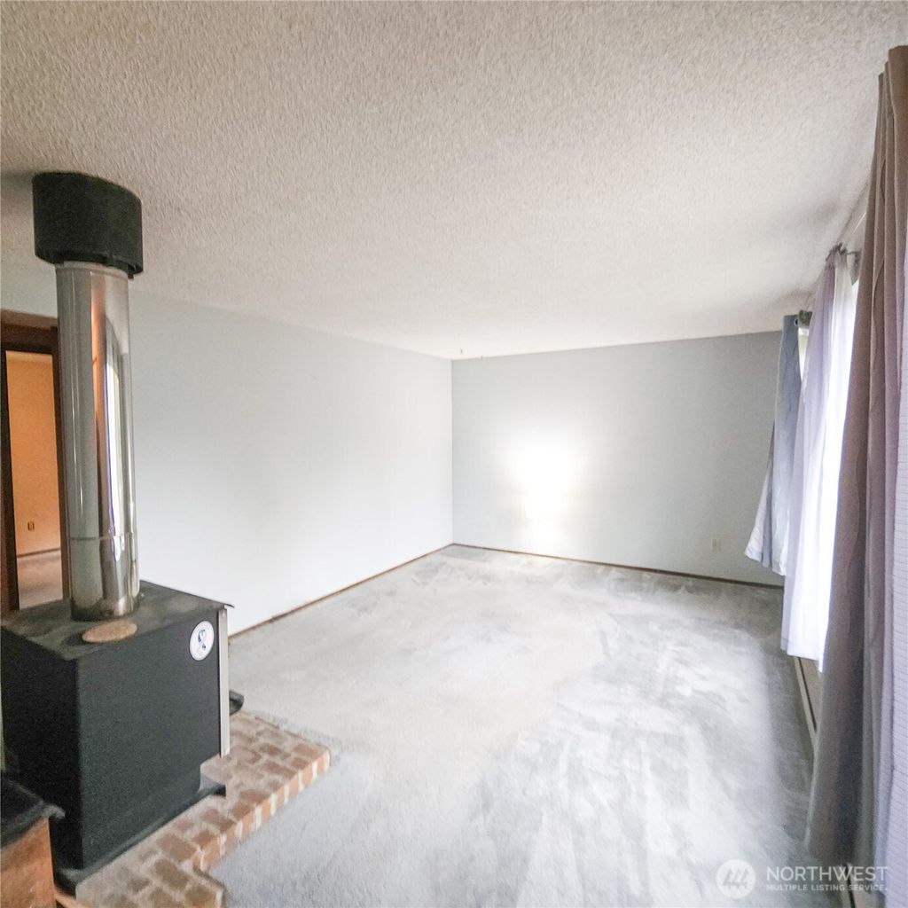 Photo of 13421 122nd Avenue NE, Kirkland, WA 98034 (MLS # 2461339)