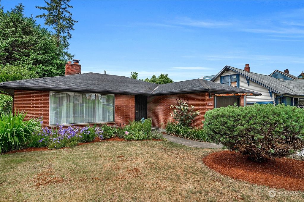 Photo of 1522 Lombard Avenue, Everett, WA 98201 (MLS # 2078234)