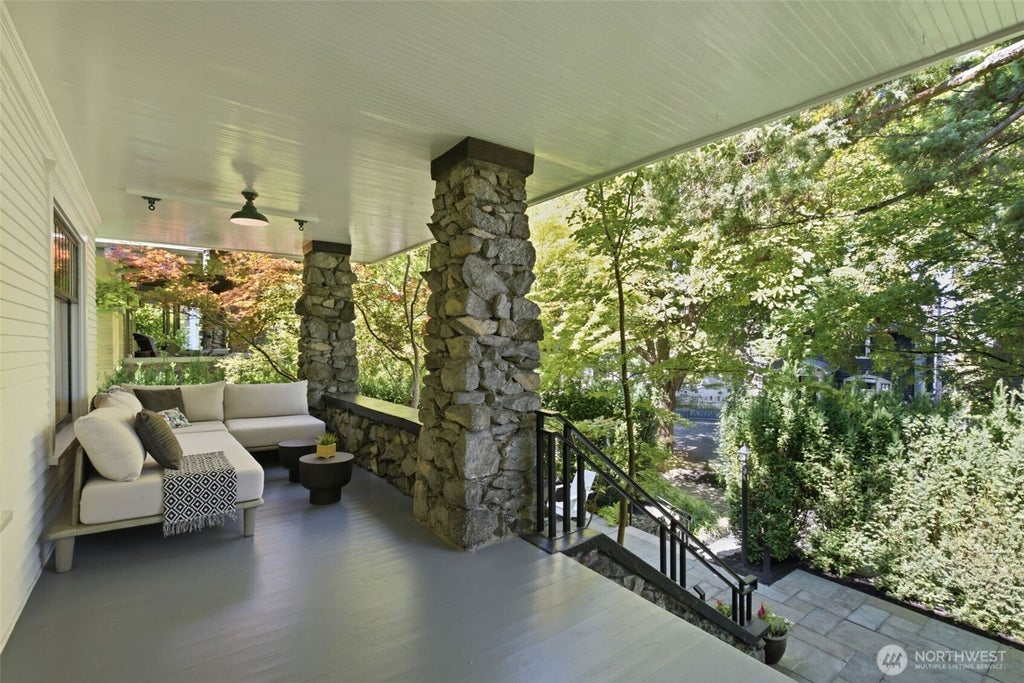 Photo of 415 Wheeler Street, Seattle, WA 98109 (MLS # 2577781)