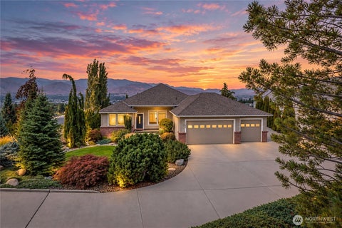 Photo of 2390 Catalina Drive, East Wenatchee, WA 98802 (MLS # 2553751)