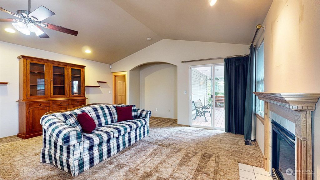 Photo of 6006 101st Place NE, Marysville, WA 98270 (MLS # 2289655)