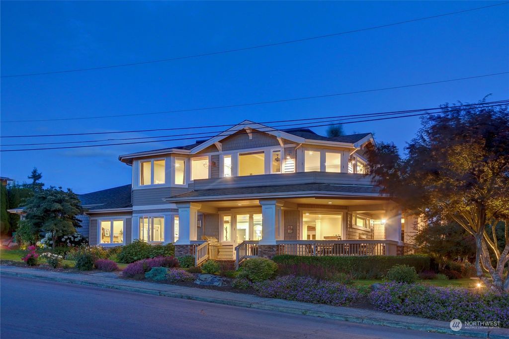 Photo of 246 7th Avenue W, Kirkland, WA 98033 (MLS # 2140311)