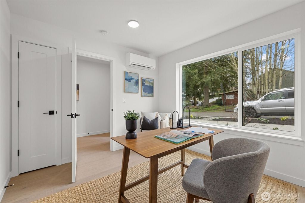 Photo of 11232 Corliss Avenue N, Seattle, WA 98133 (MLS # 2389586)