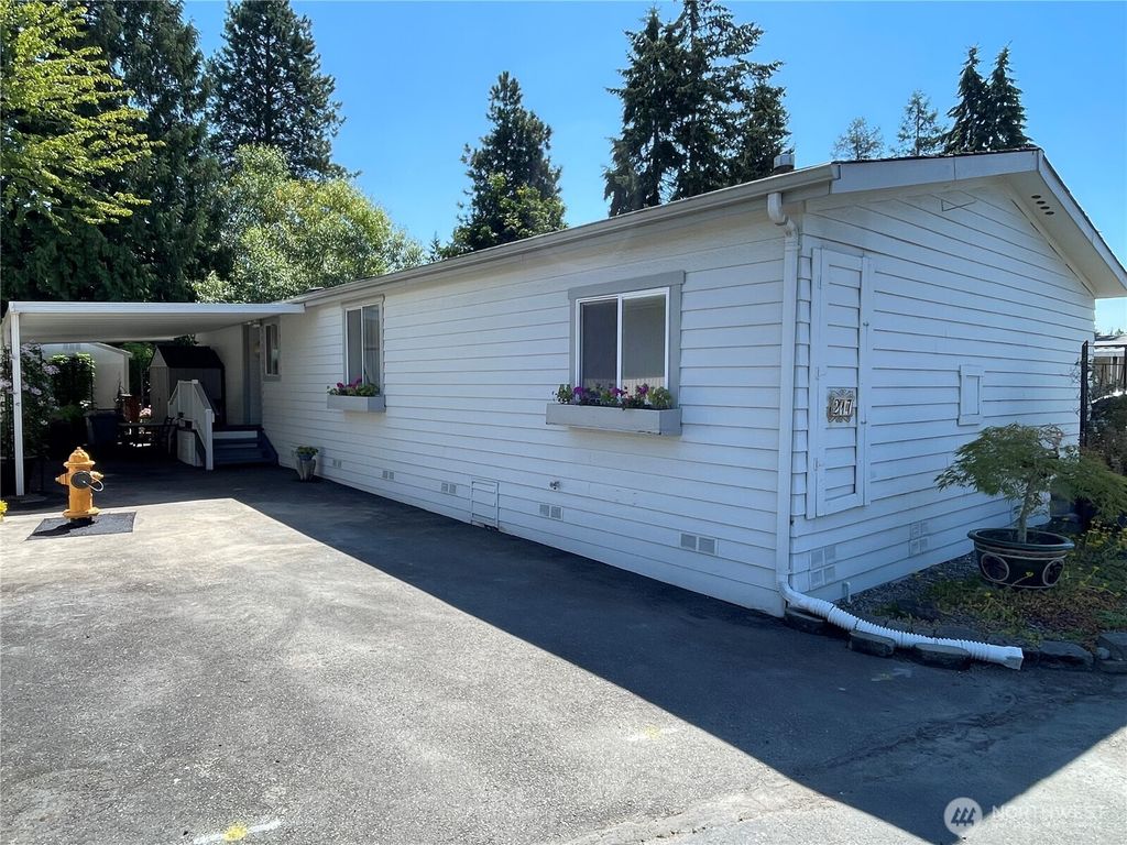 Photo of 2101 S 324th Street #217, Federal Way, WA 98003 (MLS # 2551710)