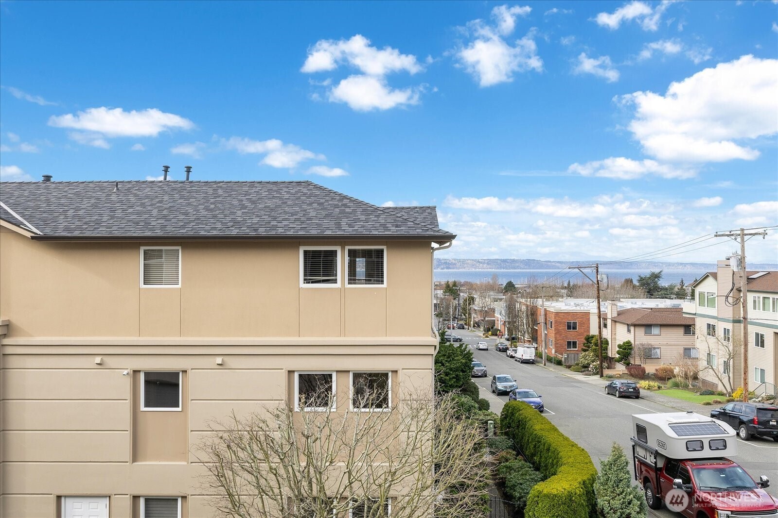 546 Walnut Street 201