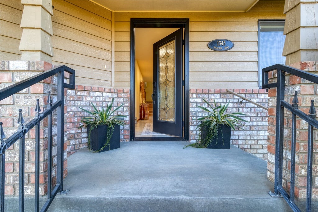 Photo of 1343 Highland Road, Walla Walla, WA 99362 (MLS # 2596076)