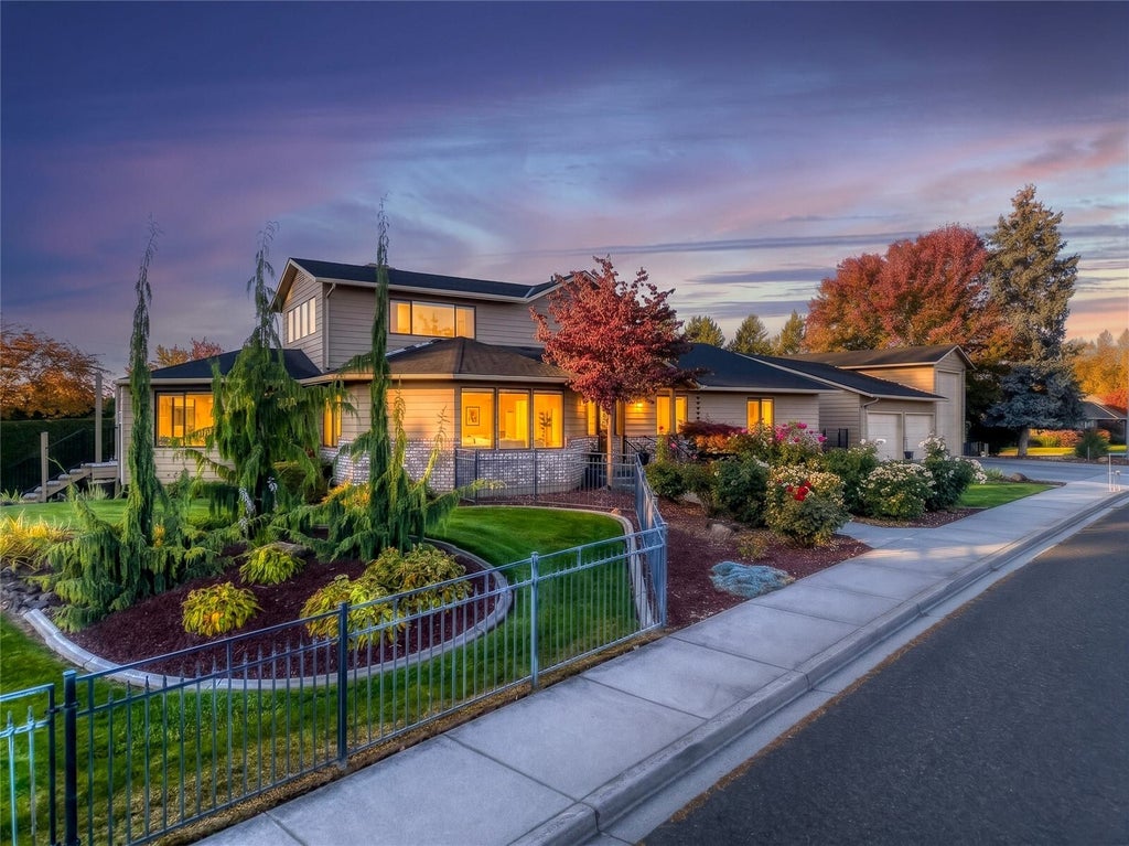 Photo of 1343 Highland Road, Walla Walla, WA 99362 (MLS # 2596076)
