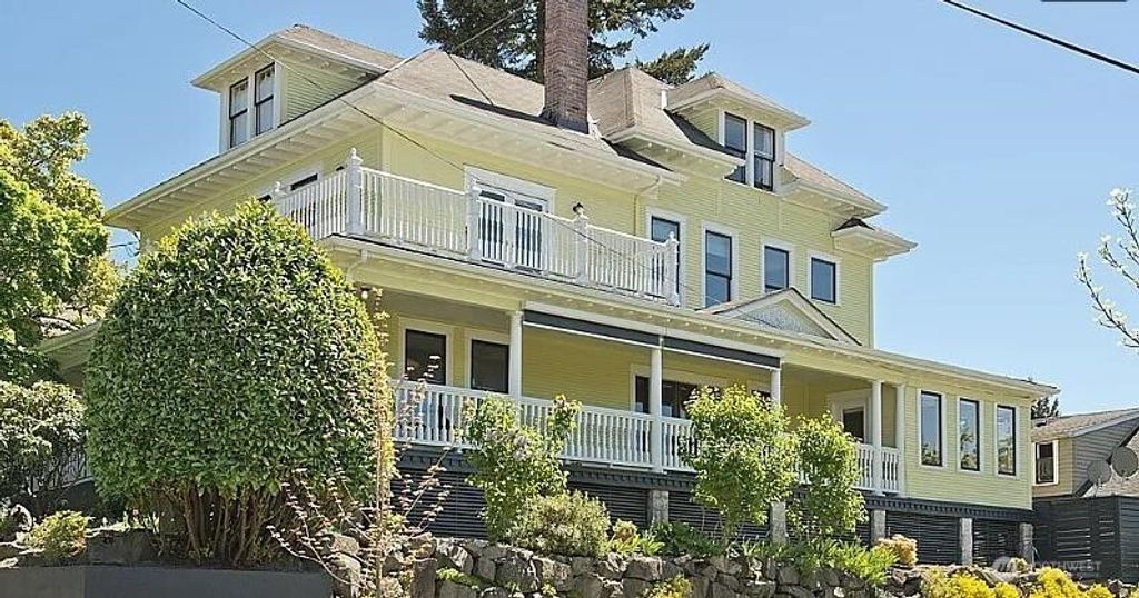 Photo of 2753 S Washington Street, Seattle, WA 98144 (MLS # 2381163)