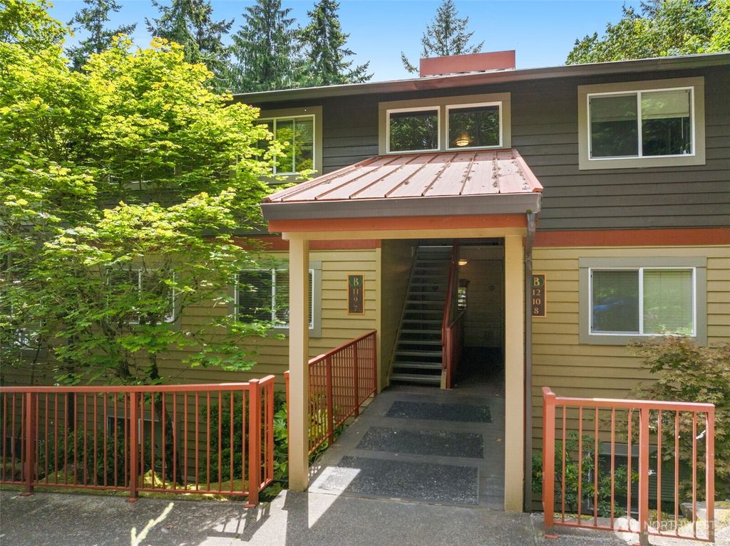 Photo of 11058 NE 33rd Place #B9, Bellevue, WA 98004 (MLS # 2380509)