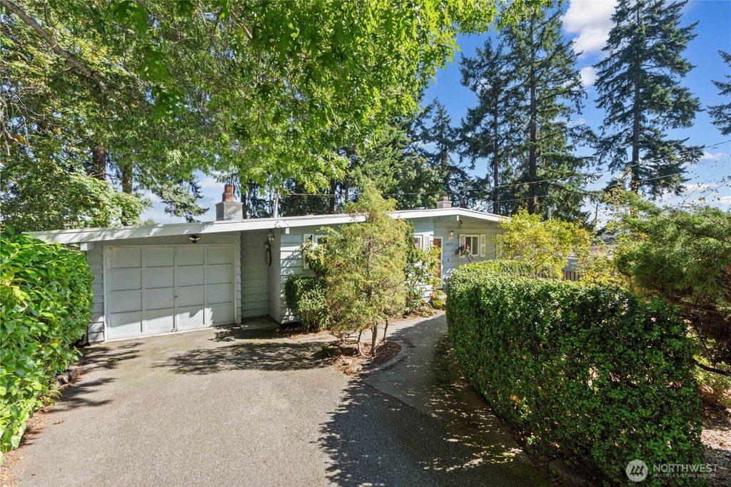 Photo of 20720 10th Avenue S, Des Moines, WA 98198 (MLS # 2439440)