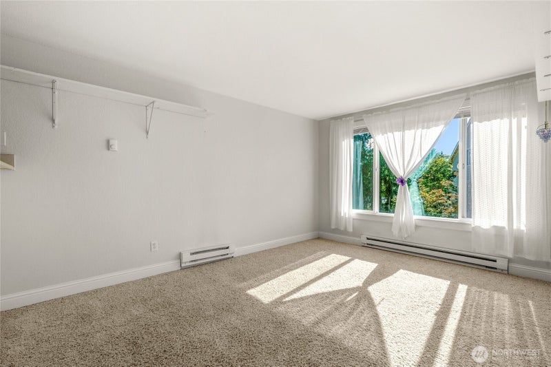 9484 Woodinville-Redmond Road NE C202