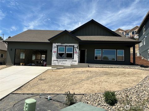Photo of 1919 Westhaven, Wenatchee, WA 98801 (MLS # 2401779)