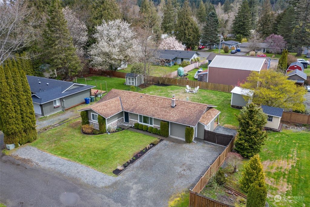 Photo of 616 Maloney Place NE, North Bend, WA 98045 (MLS # 2052223)
