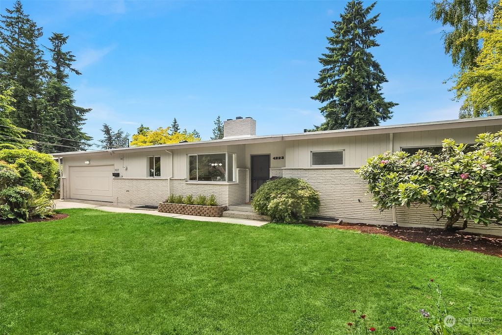 Photo of 4223 86th Avenue SE, Mercer Island, WA 98040 (MLS # 2128347)